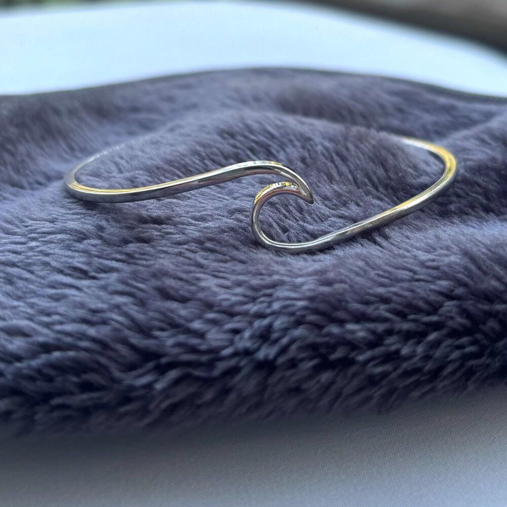 Pura Vida Wave Bracelet